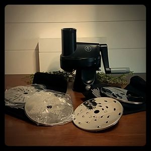 Pampered Chef Multi Grader and Slicer